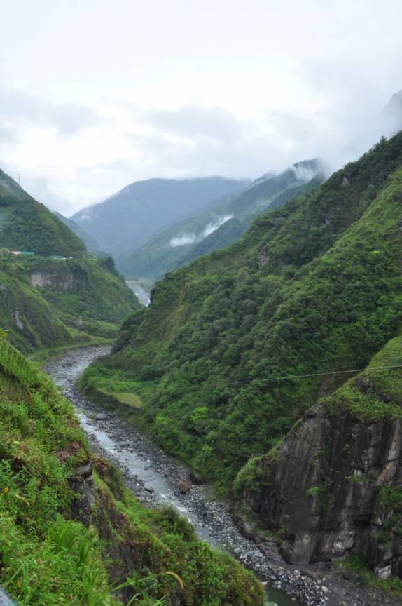 O canyon verde que liga Baños à Puyo, no Equador